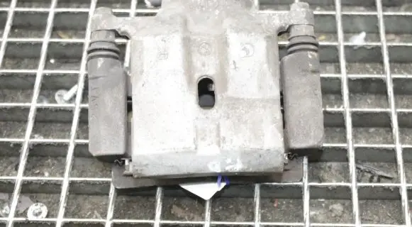 Lexus CT 200H Front brake caliper