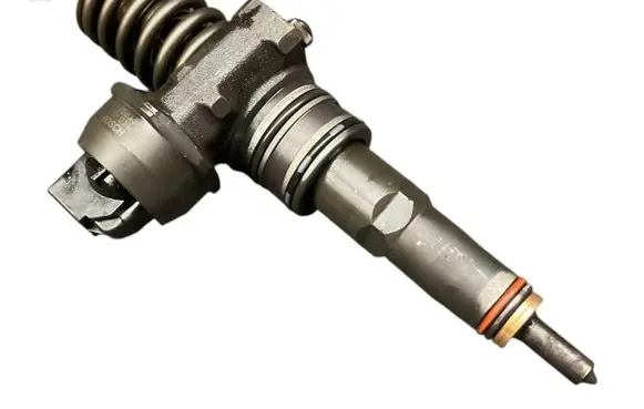Volkswagen Golf V Fuel injector 038130073AG 0414720215