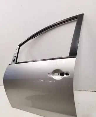 Mitsubishi Grandis Front door