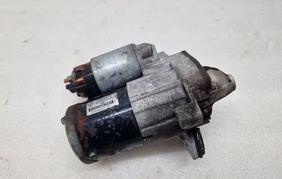 Renault Captur Starter motor 233000557R
