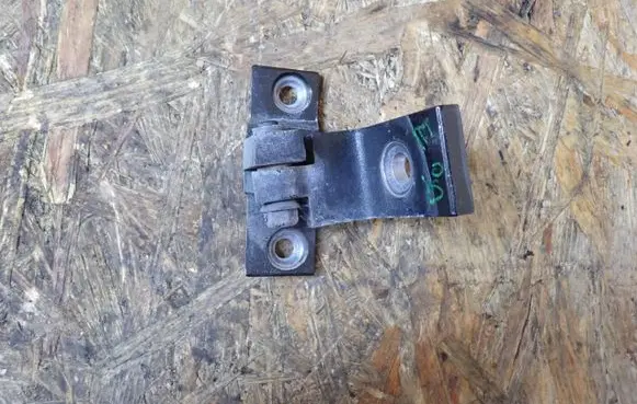 BMW 3 E90 E91 Front door upper hinge 7068074