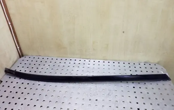 Volvo XC70 Rubber seal front door window/glass 