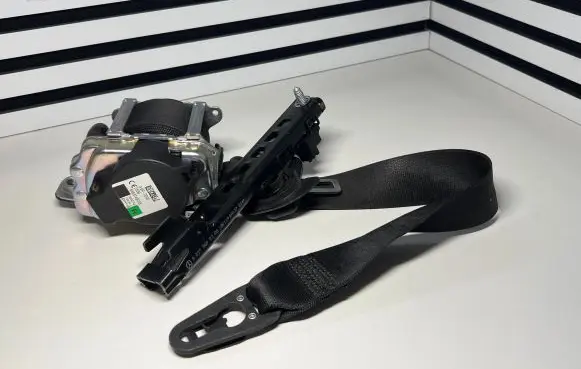 Mercedes-Benz GLC X253 C253 Front seatbelt A2058600285 A0008600388