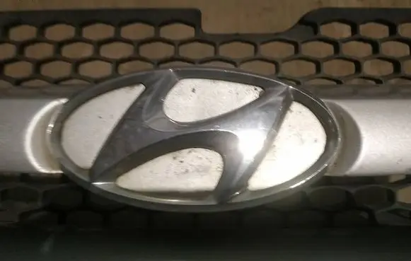 Hyundai Getz Manufacturer badge logo/emblem 
