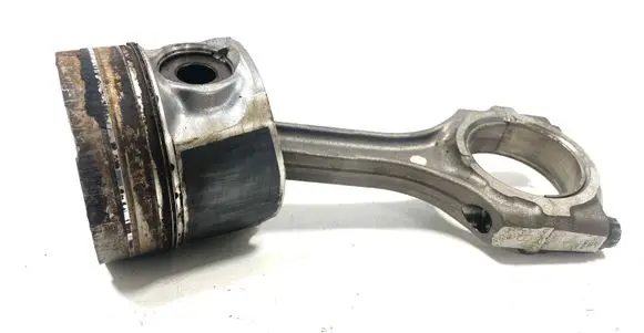 Toyota Avensis T270 Piston with connecting rod 9DA06378
