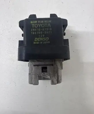 Toyota Avensis T270 Glow plug pre-heat relay 2861067010 1567000671
