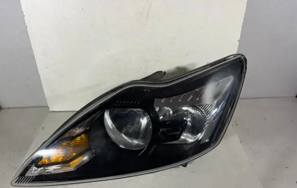 Ford Focus Headlight/headlamp 8M5113W030CD