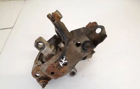 Engine mount bracket