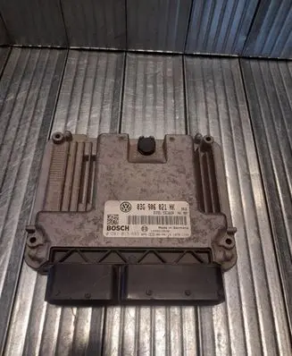 Volkswagen Cross Touran I Engine control unit/module 03G906021HK 0281013683