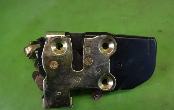 Jeep Cherokee Front door lock