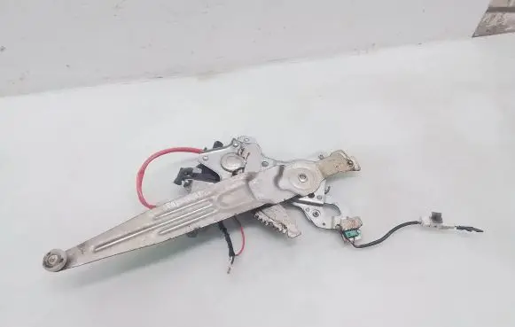 Mitsubishi Pajero Sport I Rear door window regulator with motor