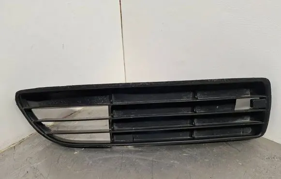 Audi A4 S4 B5 8D Front bumper lower grill 8D0807346G
