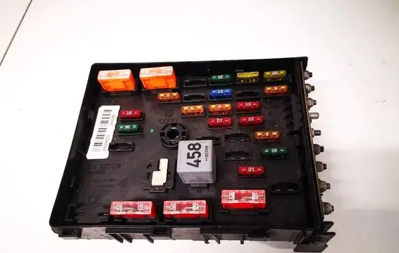 Volkswagen PASSAT B6 Fuse box set 3C0937125