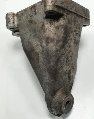 Mercedes-Benz C W203 Engine mounting bracket A2712230904