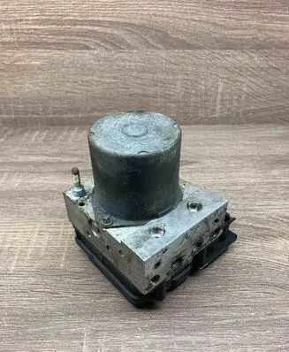 Toyota Avensis T270 ABS Pump 0265235406 4454005071