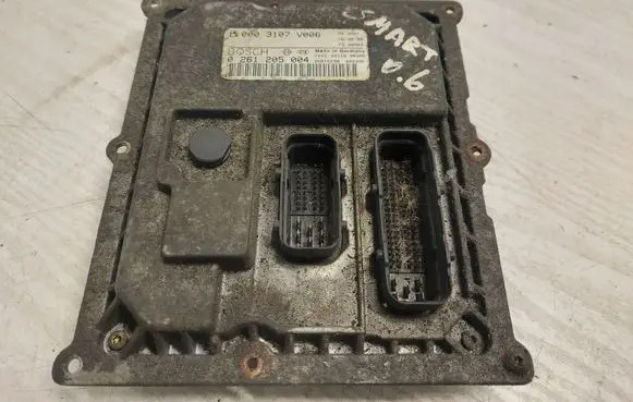 Smart ForTwo I Engine control unit/module 0261205004 0003107V006 26RT5298