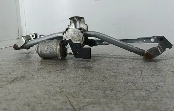 Volkswagen Polo IV 9N3 Front wiper linkage 