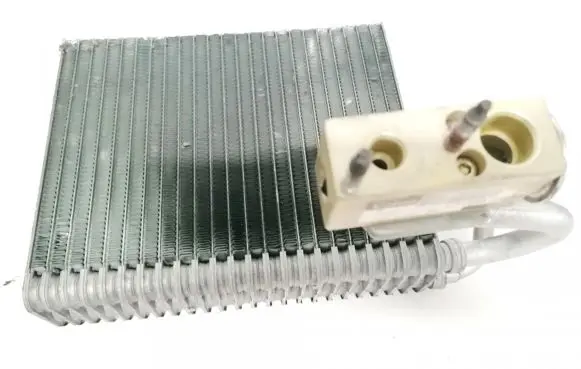 A/C cooling radiator (condenser)