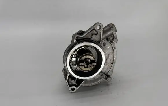 Audi Q7 4L Vacuum pump 057145100AE