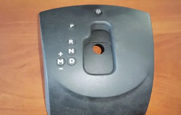 Renault Clio III Gear shifter surround trim plastic 8200397730