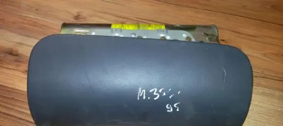 Mazda 323 Passenger airbag
