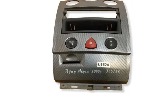 Renault Megane II Radio/GPS head unit trim 8200178630