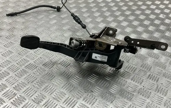 Volvo V40 Clutch pedal 31362223 12251M04