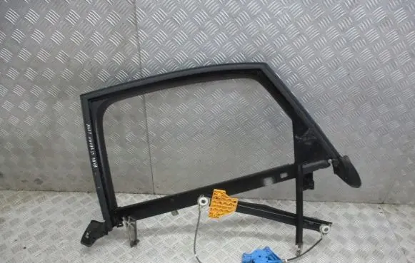 Audi A4 S4 B6 8E 8H Rear door window/glass frame 