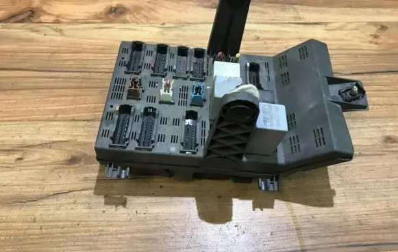 Renault Laguna I Fuse box set 7700821586