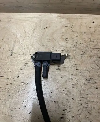 Jaguar F-Pace Exhaust gas pressure sensor G4D35L200AB
