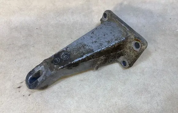BMW 7 E23 Engine mounting bracket 11811175120