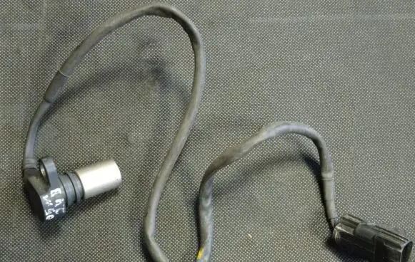 Volvo V70 Camshaft position sensor 9202134