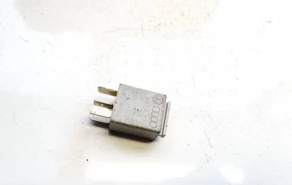 Volkswagen Touran I Other relay 1K0951253A 449