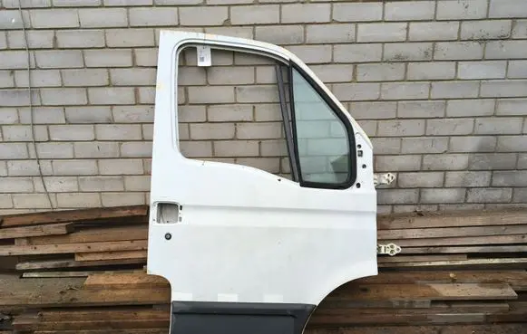 Iveco Daily 30.8 - 9 Front door