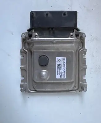 Renault Trafic III (X82) Adblue control unit 0281032457 237G00024R 237G00001R