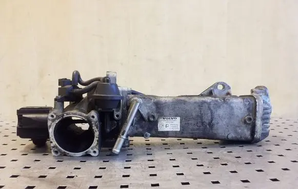 Volvo S60 EGR valve cooler 30757742 70304900