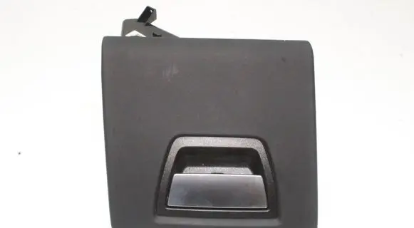 Maserati Ghibli Glove box 670017370 06700433120