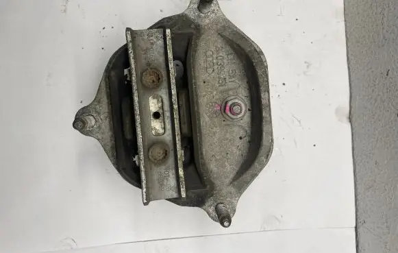 Audi A6 S6 C7 4G Engine mounting bracket 8K0399151