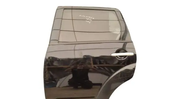 Mitsubishi Outlander Rear door