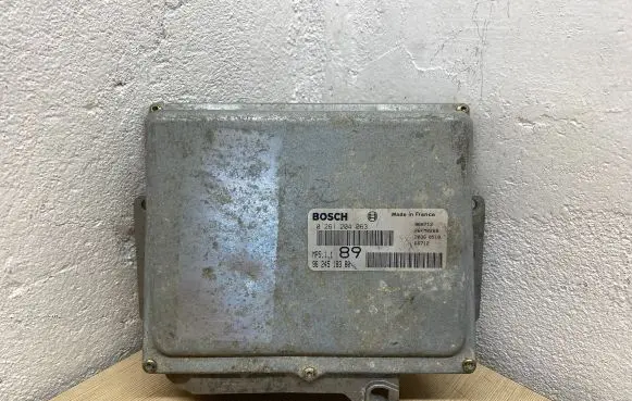 Peugeot 406 Engine control unit/module 9624518380 0261204063