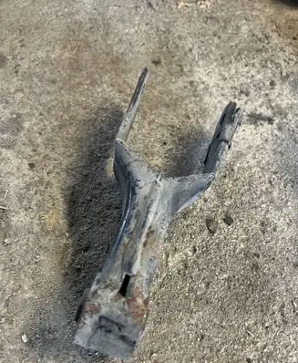 Peugeot 607 Gearbox mounting bracket