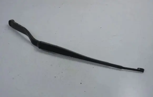 Nissan Murano Z50 Front wiper blade arm 28881CC00A