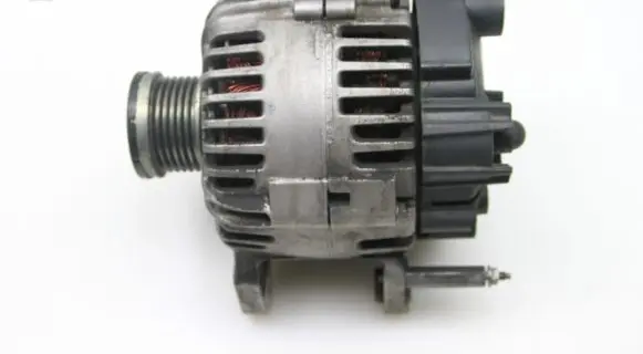 Volkswagen Golf V Generator/alternator 03C903023G