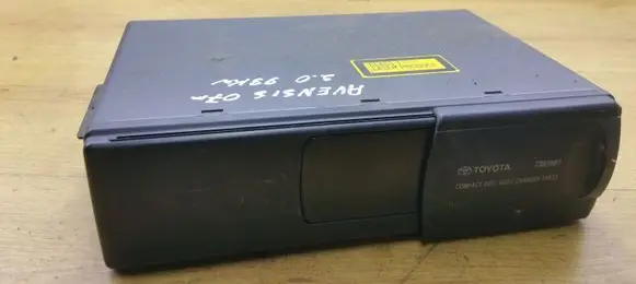 Toyota Avensis T250 CD/DVD changer 0860100911 CXCS0722FC