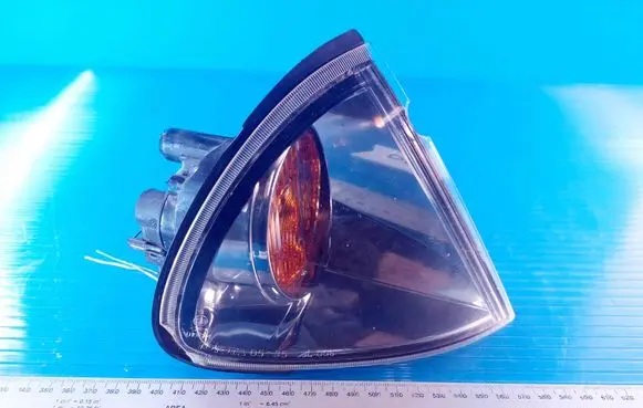 Toyota Avensis T220 Front fender indicator light 019794