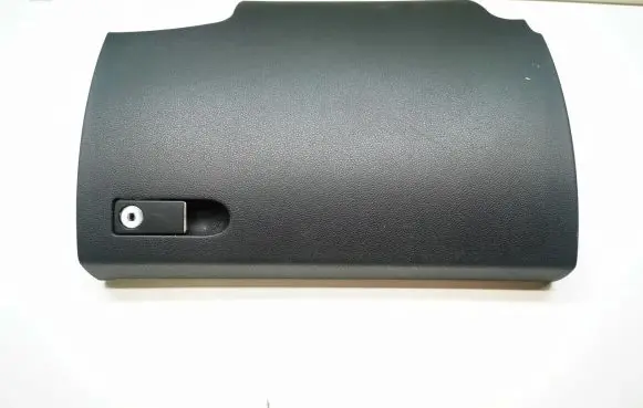 Mercedes-Benz C W204 Glove box