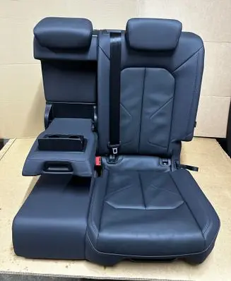 Audi Q3 F3 Rear seat 