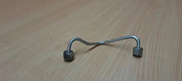 Fuel injector supply line/pipe