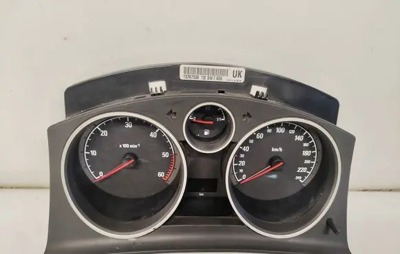 Opel Zafira B Speedometer (instrument cluster) 13267536