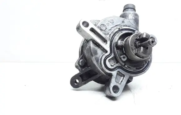 Volvo V70 Vacuum pump 30731825